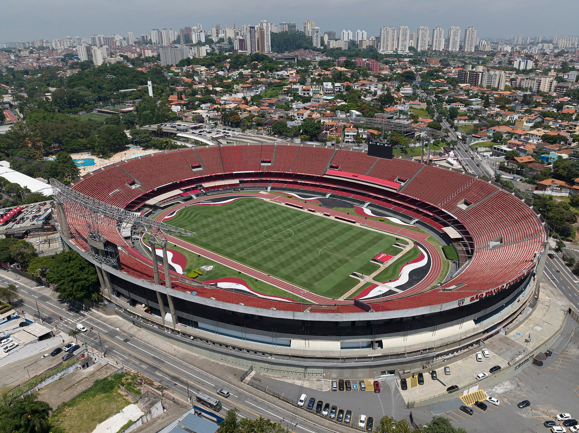 BTS encanta 85 mil fãs em show no Morumbi após sete anos de espera no Brasil