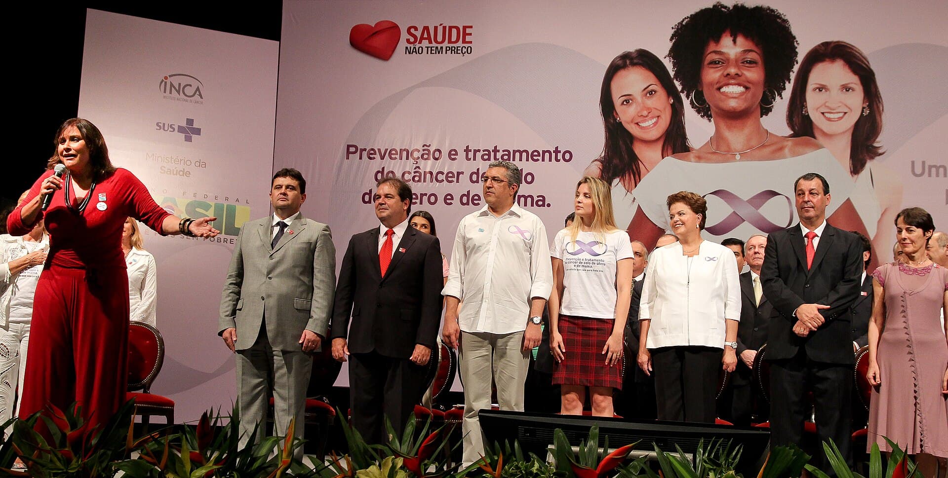 Fafá de Belém critica uso excessivo de botox por jovens na TV