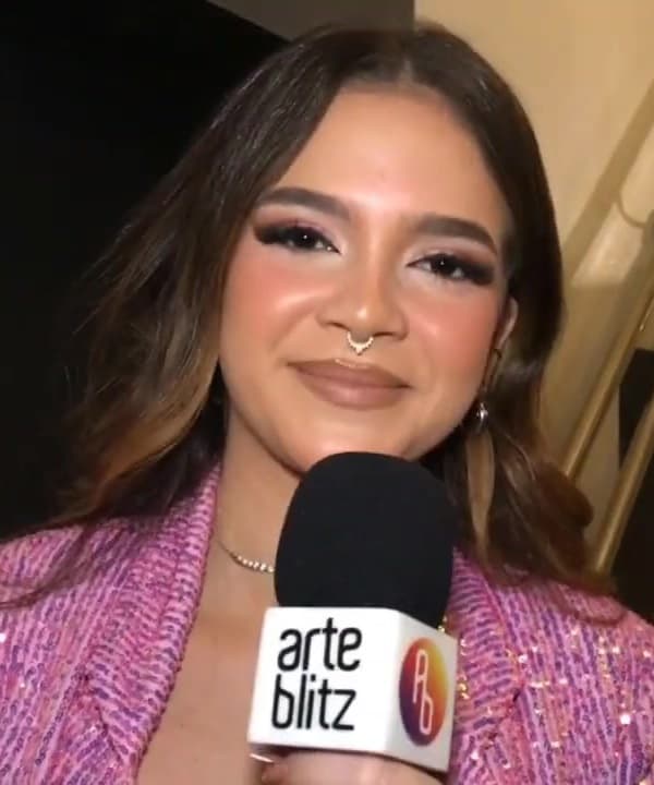 Mel Maia exibe abdômen tonificado em vídeo de treino nas redes sociais
