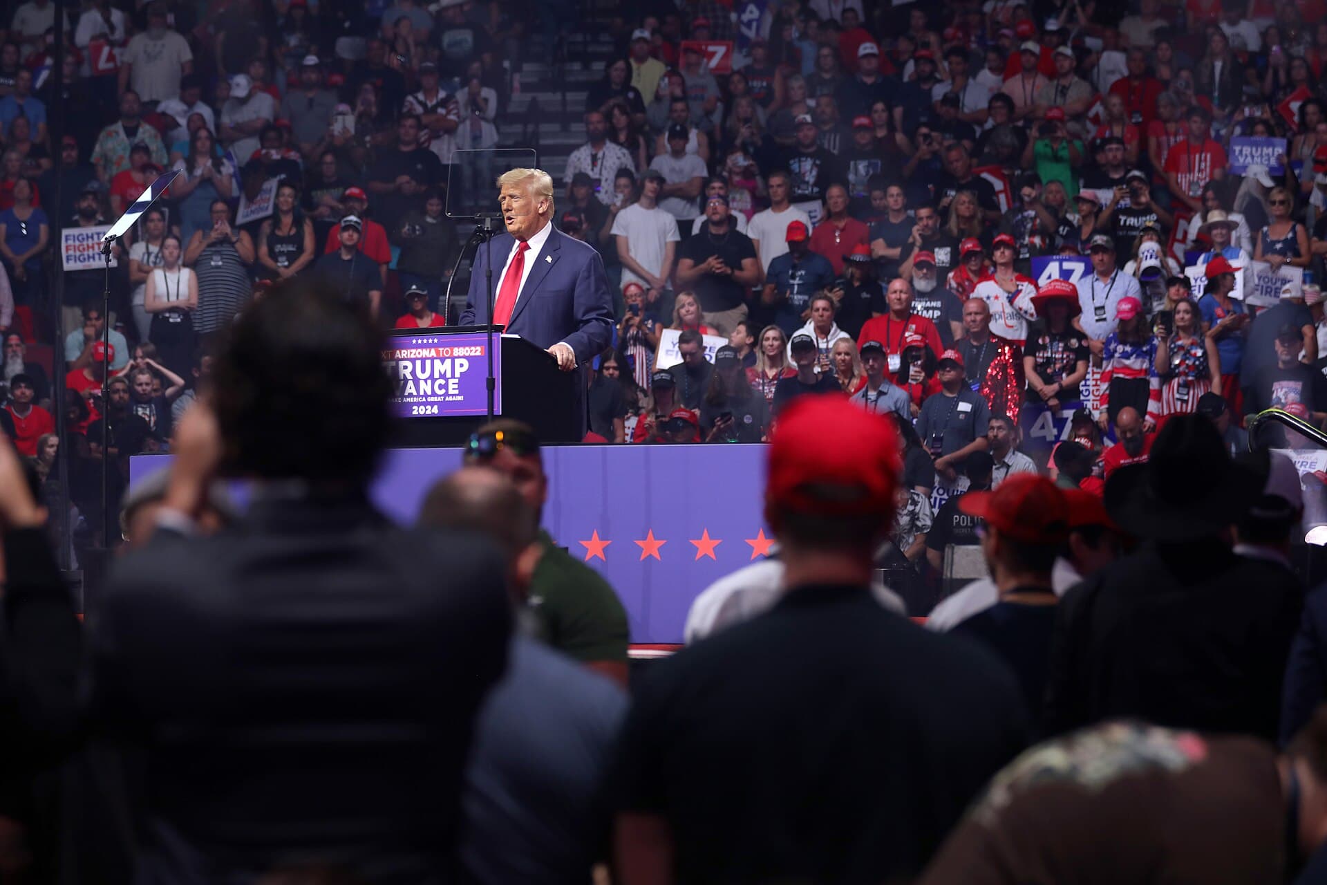 Trump ataca candidato democrata ao Senado e o chama de 'jihadista doentio'